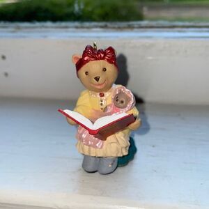 Vtg 1993 Hallmark The Bearingers Bearnadette Bearinger Christmas ornament